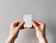 パタパタと開閉して、折り方を確認できる見本帳